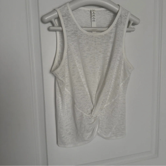Lululemon Breeze Through Twist Tank
White size  4 - Picture 6 of 8